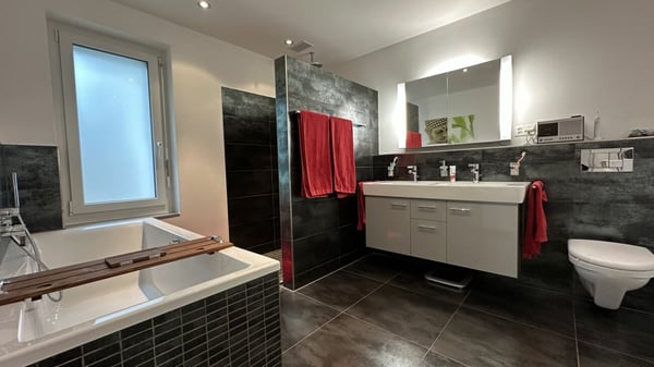 SONNENVERWÖHNT MIT WEITBLICK 9