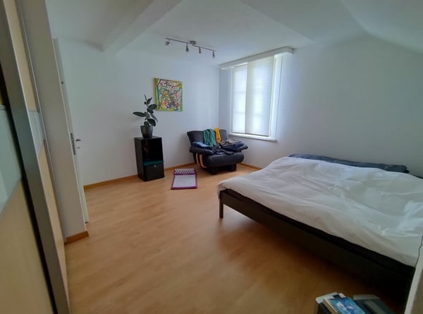 RUHIG GELEGEN MIT BALKON 3