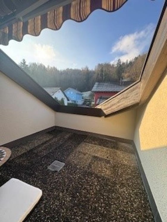 MODERNE UND STILLVOLLE DACHWOHNUNG 12