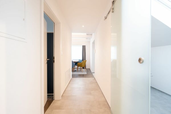 MODERNE UND STILLVOLLE DACHWOHNUNG 10