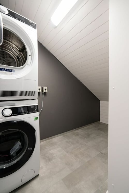 MODERNE UND STILLVOLLE DACHWOHNUNG 13