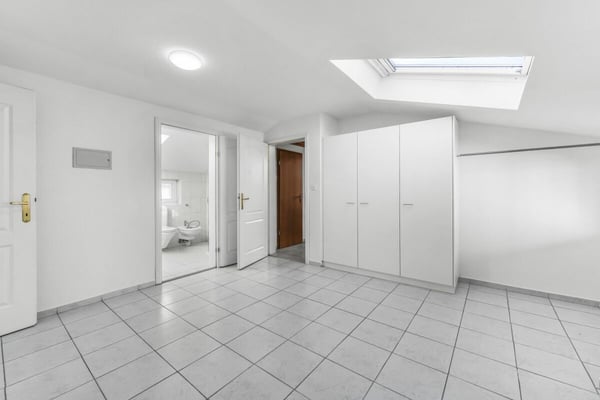 Multifunktionales Zweifamilienhaus mit grosszügigem Platzangebot, in nächster Nähe zum See 5