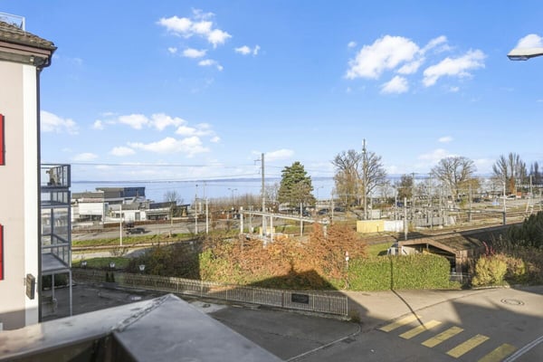 Multifunktionales Zweifamilienhaus mit grosszügigem Platzangebot, in nächster Nähe zum See 7