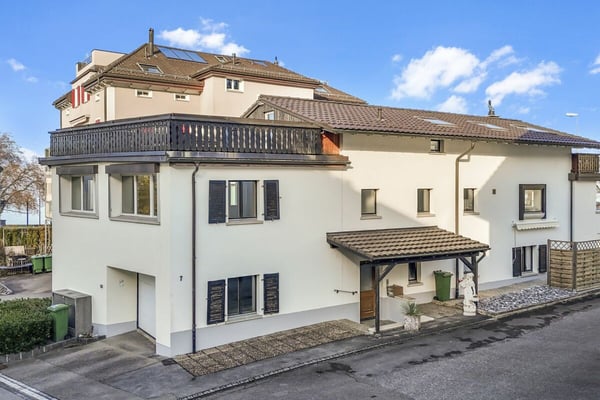 Multifunktionales Zweifamilienhaus mit grosszügigem Platzangebot, in nächster Nähe zum See 56