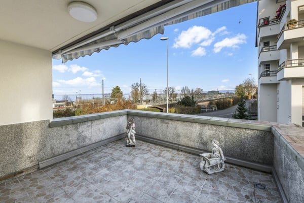 Multifunktionales Zweifamilienhaus mit grosszügigem Platzangebot, in nächster Nähe zum See 26