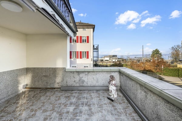 Multifunktionales Zweifamilienhaus mit grosszügigem Platzangebot, in nächster Nähe zum See 24