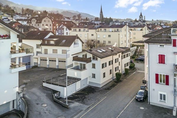 Multifunktionales Zweifamilienhaus mit grosszügigem Platzangebot, in nächster Nähe zum See 50