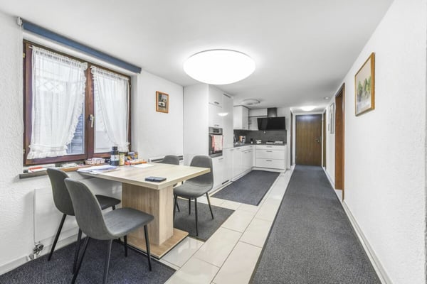 Multifunktionales Zweifamilienhaus mit grosszügigem Platzangebot, in nächster Nähe zum See 36