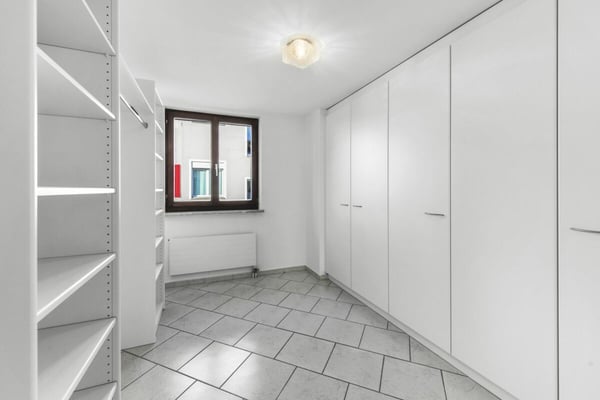 Multifunktionales Zweifamilienhaus mit grosszügigem Platzangebot, in nächster Nähe zum See 27