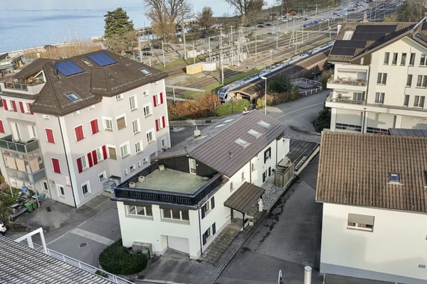 Multifunktionales Zweifamilienhaus mit grosszügigem Platzangebot, in nächster Nähe zum See 63