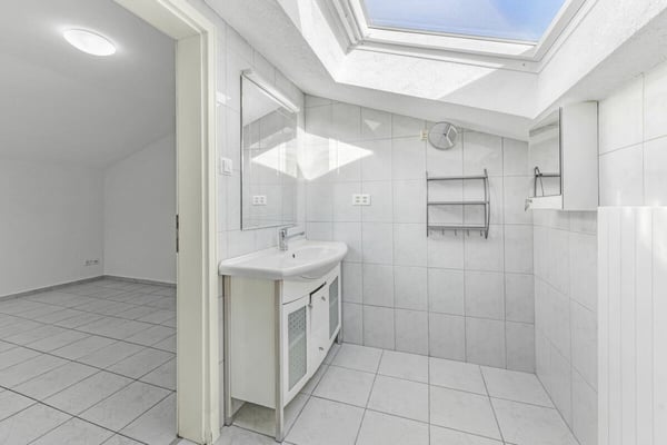 Multifunktionales Zweifamilienhaus mit grosszügigem Platzangebot, in nächster Nähe zum See 11