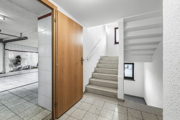 Multifunktionales Zweifamilienhaus mit grosszügigem Platzangebot, in nächster Nähe zum See 42