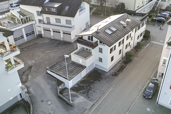 Multifunktionales Zweifamilienhaus mit grosszügigem Platzangebot, in nächster Nähe zum See 62