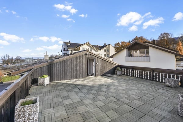 Multifunktionales Zweifamilienhaus mit grosszügigem Platzangebot, in nächster Nähe zum See 13