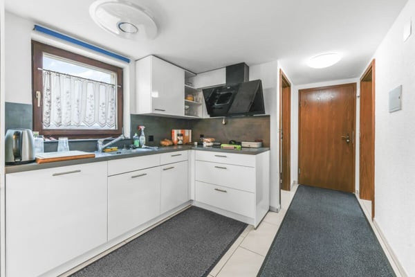 Multifunktionales Zweifamilienhaus mit grosszügigem Platzangebot, in nächster Nähe zum See 35