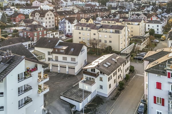 Multifunktionales Zweifamilienhaus mit grosszügigem Platzangebot, in nächster Nähe zum See 55