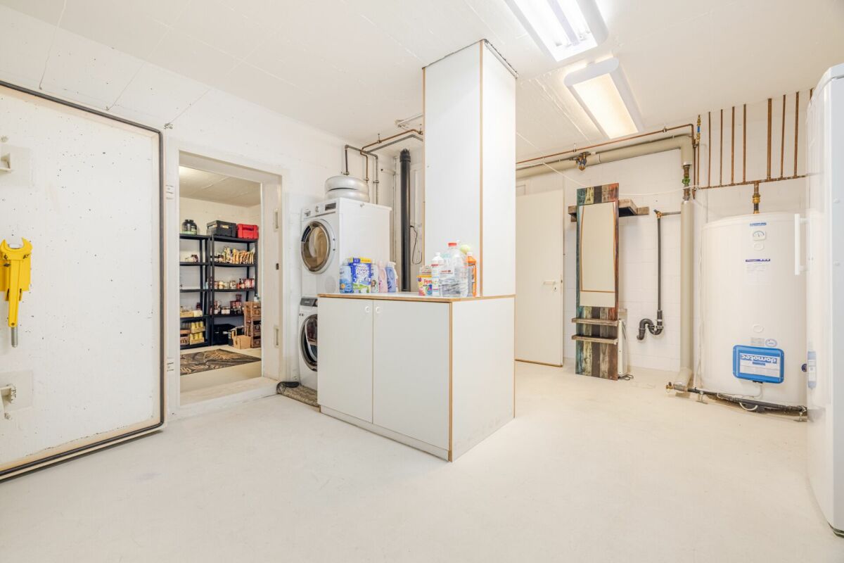 Repräsentative und einmalige Villa an Top-Wohnlage mit attraktiver Seesicht und Einliegerwohnung