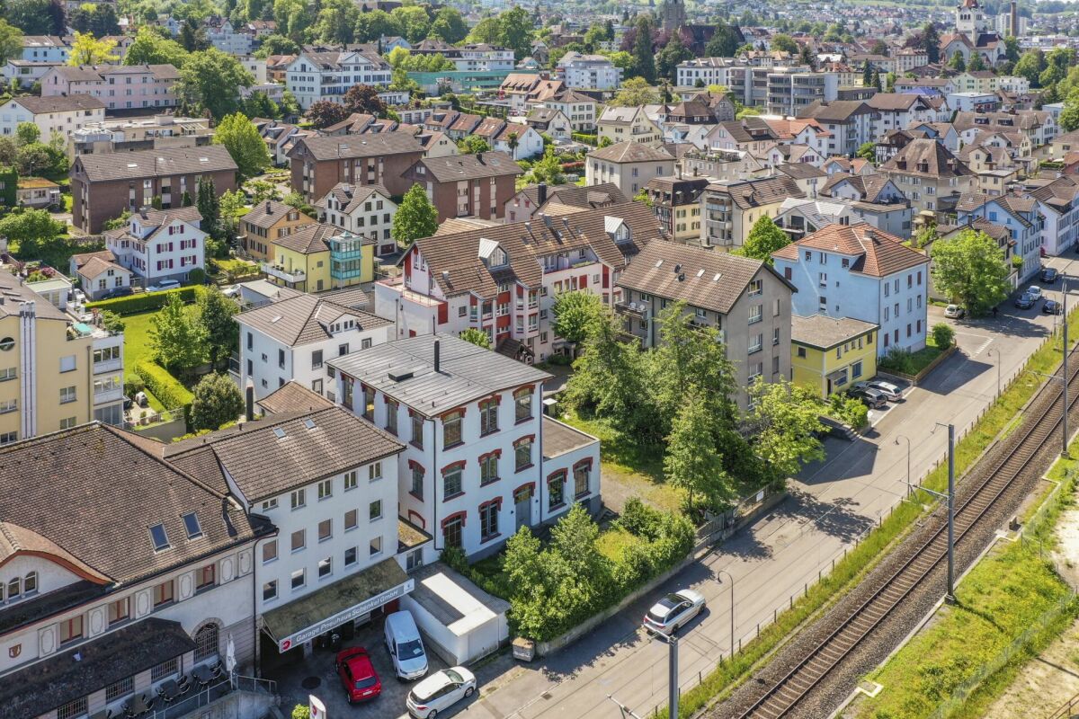 Einzigartiges, historisches Loft-Haus mit Seesicht und viel Raum zum Wohnen und Arbeiten