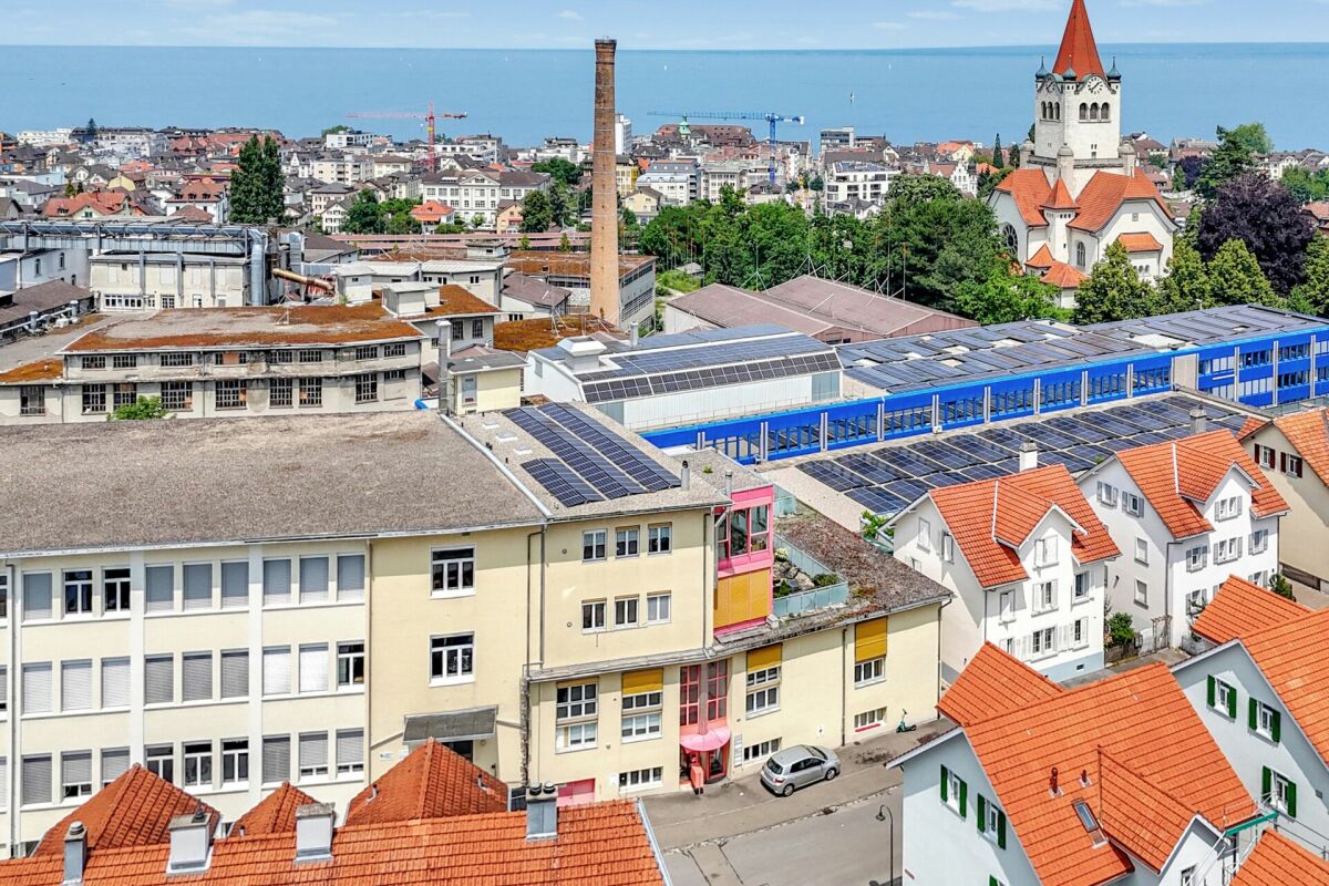 Stattliches Wohn- und Geschäftshaus mit zwei grossen Wohnungen und vielseitig nutzbarem Gewerbe an zentraler Lage