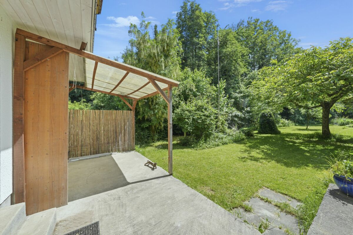 Idyllisches, zentral gelegenes Einfamilienhaus mit Gartenparadies und viel Umschwung