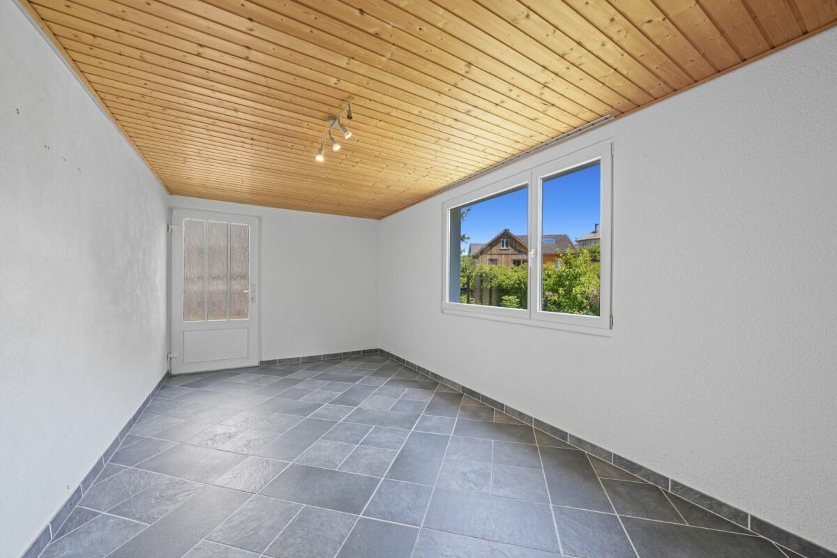 Idyllisches, zentral gelegenes Einfamilienhaus mit Gartenparadies und viel Umschwung