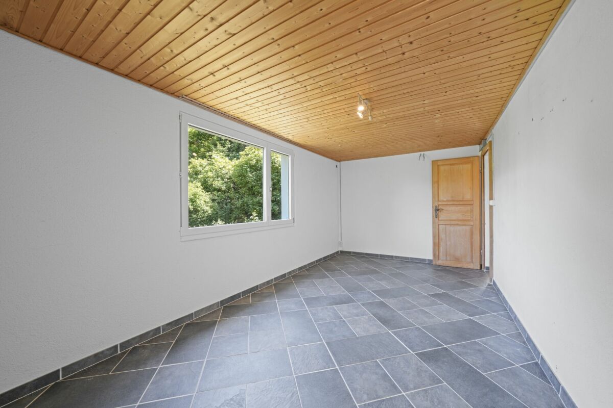 Idyllisches, zentral gelegenes Einfamilienhaus mit Gartenparadies und viel Umschwung