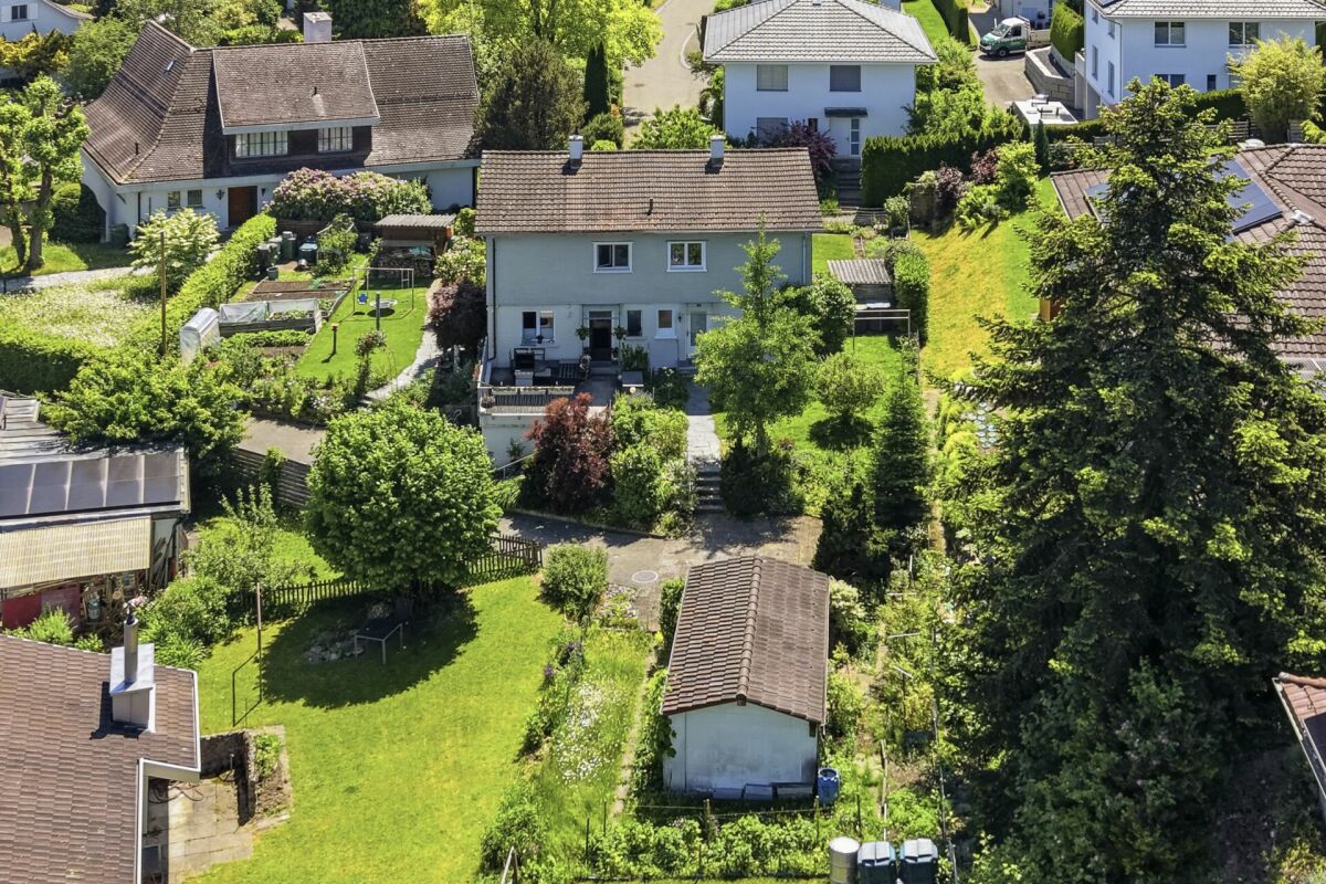 Charmantes Doppel-Einfamilienhaus mit Wintergarten und Garage an traumhafter Lage