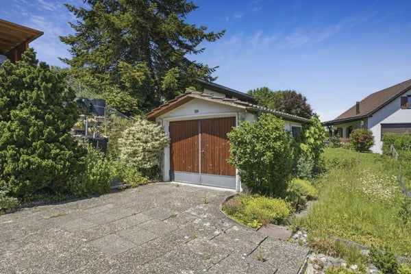 Charmantes Doppel-Einfamilienhaus mit Wintergarten und Garage an traumhafter Lage 3
