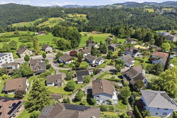 Charmantes Doppel-Einfamilienhaus mit Wintergarten und Garage an traumhafter Lage 48