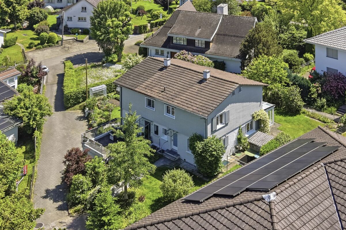 Charmantes Doppel-Einfamilienhaus mit Wintergarten und Garage an traumhafter Lage