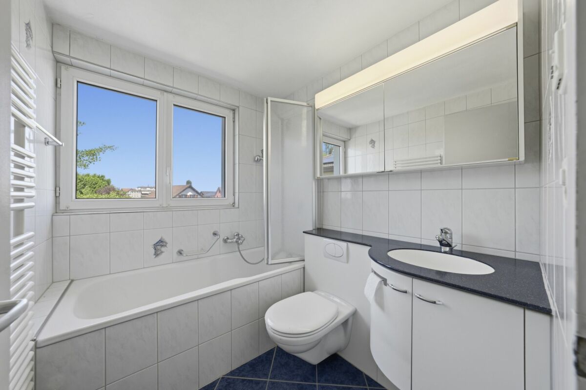 Charmantes Doppel-Einfamilienhaus mit Wintergarten und Garage an traumhafter Lage