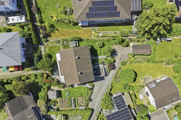 Charmantes Doppel-Einfamilienhaus mit Wintergarten und Garage an traumhafter Lage 4