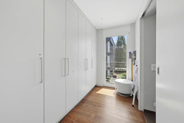 Exklusives, privilegiertes Wohnen, direkt am See an unverbaubarer Lage und mit traumhafter Aussicht 24
