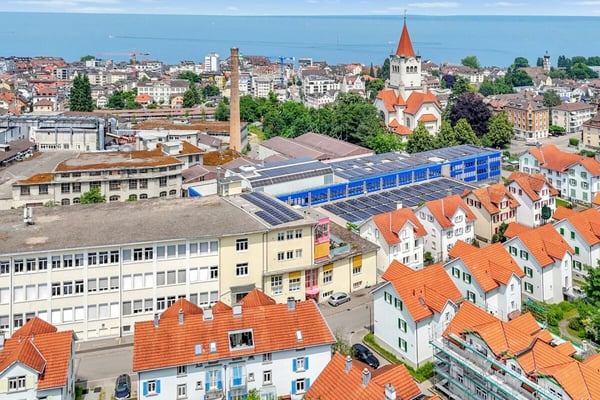 Stattliches Wohn- und Geschäftshaus mit zwei grossen Wohnungen und vielseitig nutzbarem Gewerbe an zentraler Lage 12
