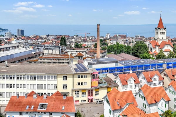 Stattliches Wohn- und Geschäftshaus mit zwei grossen Wohnungen und vielseitig nutzbarem Gewerbe an zentraler Lage 56