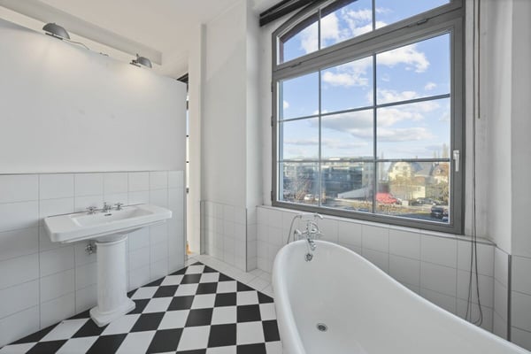 Einzigartiges, historisches Loft-Haus mit Seesicht und viel Raum zum Wohnen und Arbeiten 27