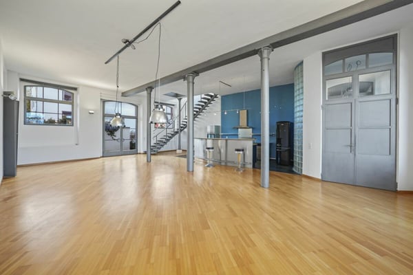Einzigartiges, historisches Loft-Haus mit Seesicht und viel Raum zum Wohnen und Arbeiten 3