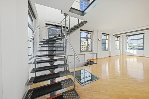 Einzigartiges, historisches Loft-Haus mit Seesicht und viel Raum zum Wohnen und Arbeiten 4