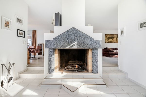 Repräsentative und einmalige Villa an Top-Wohnlage mit attraktiver Seesicht und Einliegerwohnung 22