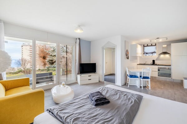 Repräsentative und einmalige Villa an Top-Wohnlage mit attraktiver Seesicht und Einliegerwohnung 47