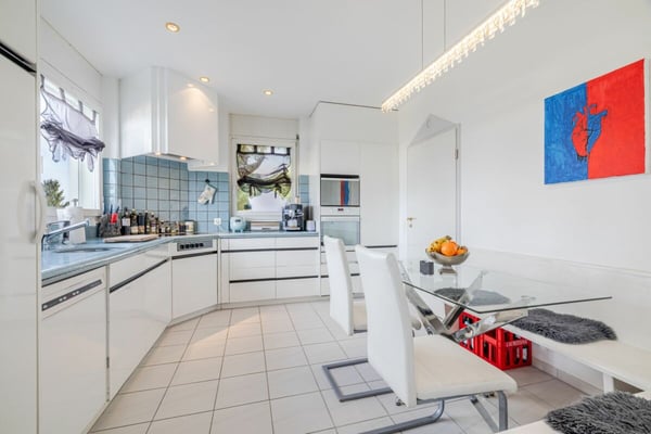 Repräsentative und einmalige Villa an Top-Wohnlage mit attraktiver Seesicht und Einliegerwohnung 21