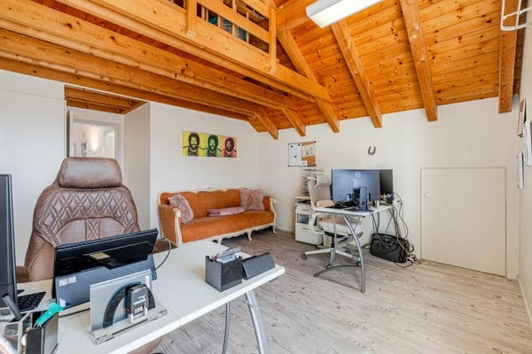Repräsentative und einmalige Villa an Top-Wohnlage mit attraktiver Seesicht und Einliegerwohnung 39