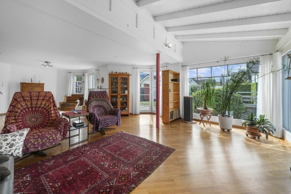 Familienfreundliches, zentral- und ruhig gelegenes Reiheneckhaus mit viel Platz und Baulandreserve 18