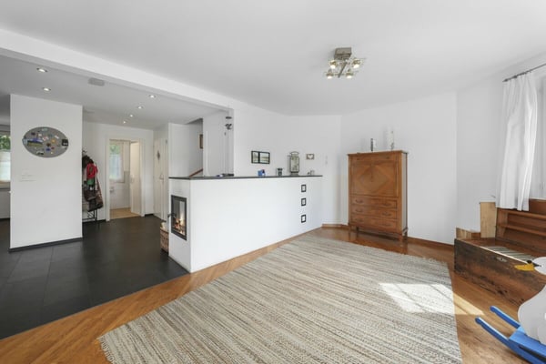 Familienfreundliches, zentral- und ruhig gelegenes Reiheneckhaus mit viel Platz und Baulandreserve 17