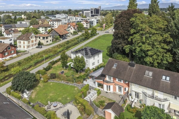 Familienfreundliches, zentral- und ruhig gelegenes Reiheneckhaus mit viel Platz und Baulandreserve 58