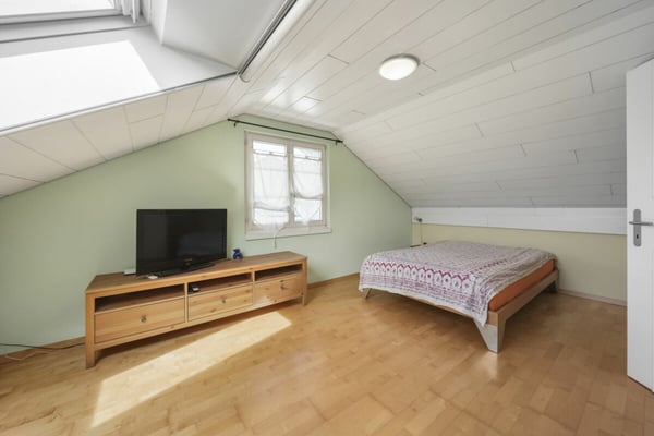 Familienfreundliches, zentral- und ruhig gelegenes Reiheneckhaus mit viel Platz und Baulandreserve 45