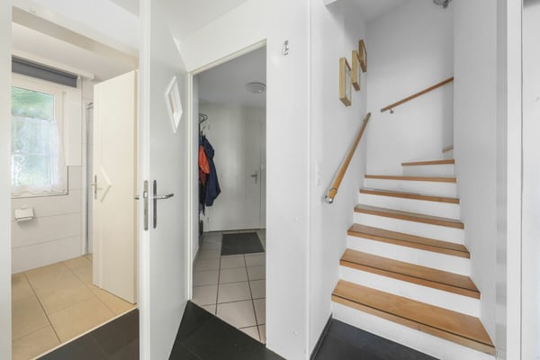 Familienfreundliches, zentral- und ruhig gelegenes Reiheneckhaus mit viel Platz und Baulandreserve 50