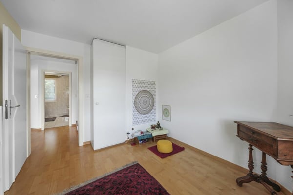 Familienfreundliches, zentral- und ruhig gelegenes Reiheneckhaus mit viel Platz und Baulandreserve 40