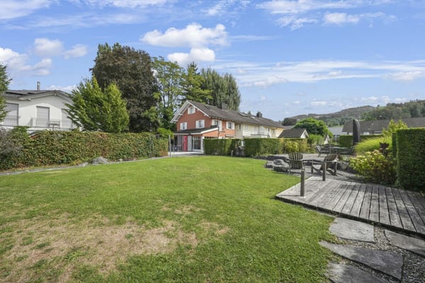 Familienfreundliches, zentral- und ruhig gelegenes Reiheneckhaus mit viel Platz und Baulandreserve 32