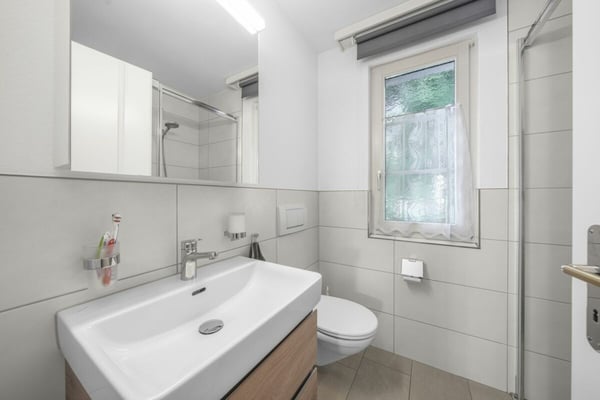 Familienfreundliches, zentral- und ruhig gelegenes Reiheneckhaus mit viel Platz und Baulandreserve 22